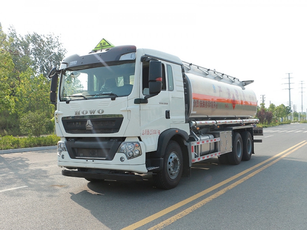 SINOTRUK Duty Truck 17T Aluminum Alloy Tanker