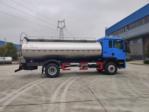 SINOTRUK Vehicle Haworth 13 Square Milk Tanker