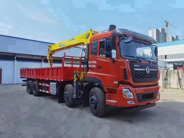 Dongfeng tianlong front four rear eight straight boom crane