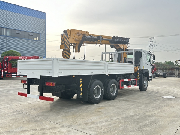 Guo San SINOTRUK Duty Truck Haworth Crane