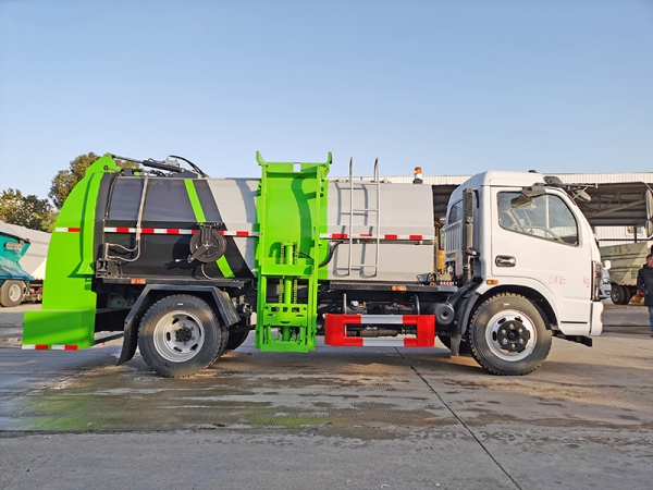 Dongfeng F7 Kitchen Garbage Truck