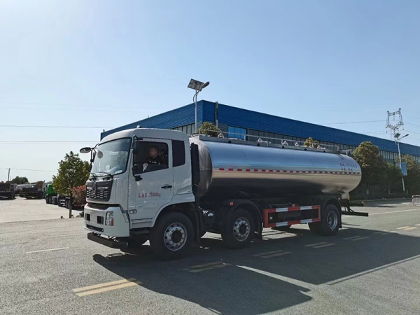 Dongfeng Tianjin three-axle 19.5 square meters milk tanker