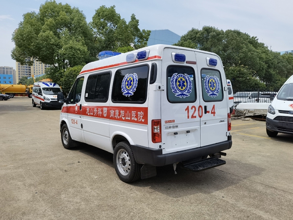 JIANGLING Teshun short-axle medium-roof diesel custodial ambulance