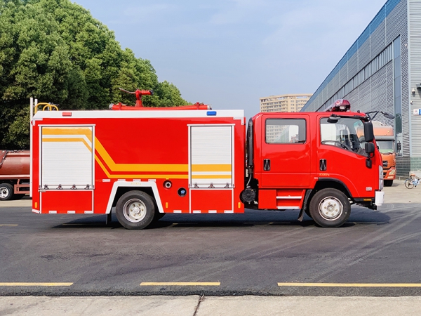 Isuzu 3.5-ton Foam Tanker Fire Truck