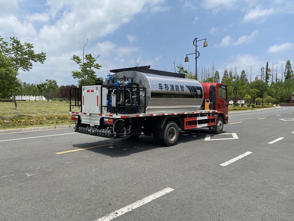 Shaanqi single row standing 8 square intelligent asphalt sprinkler trucks