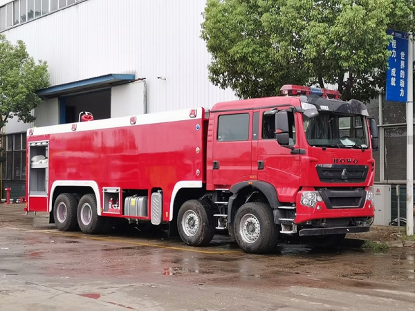 SINOTRUK Truck Haworth 25-ton Tank Fire Truck