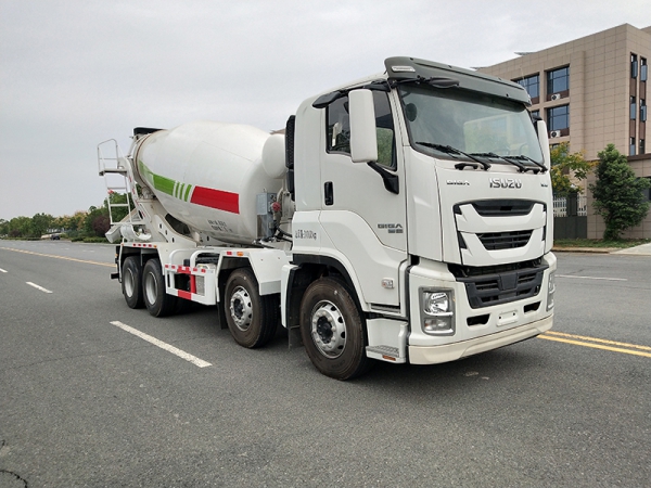 Isuzu 4-axle mixer