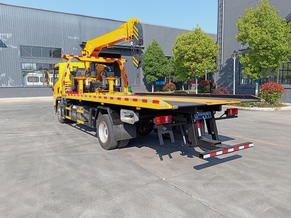 SINOTRUK Vehicle Haworth One-Trailer-Two With Crane Clearance Truck