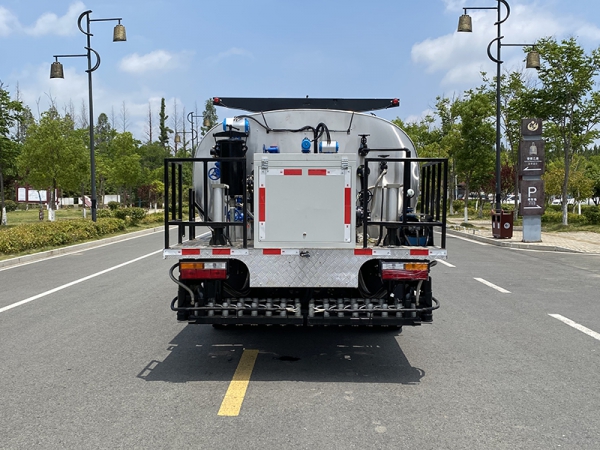 Shaanqi single row standing 8 square intelligent asphalt sprinkler trucks