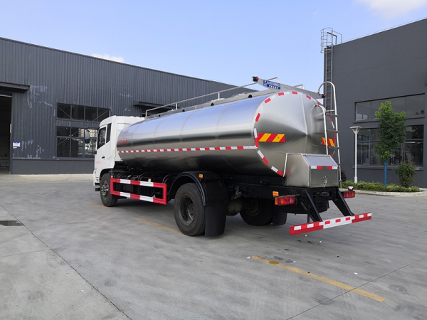 Dongfeng Tianjin 13 square meters milk tanker