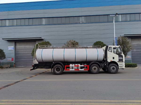 Jiefang J6 3-axle 19.5 mt milk tanker truck