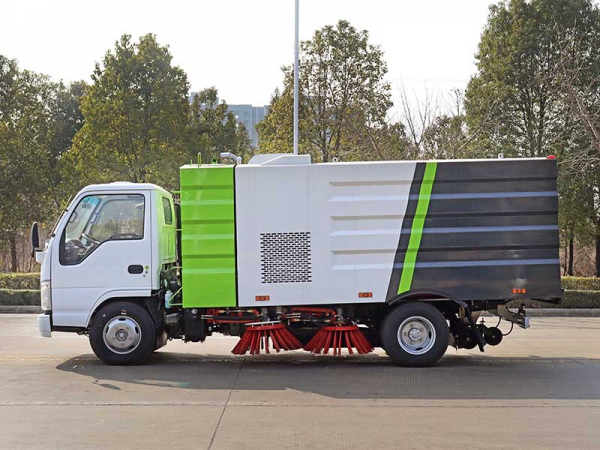 Isuzu Road Sweeper