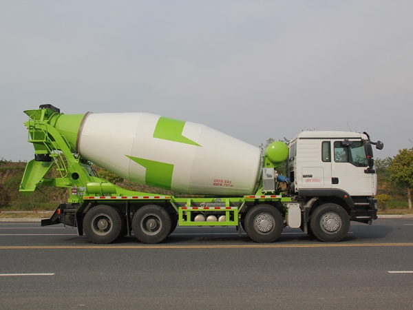 SINOTRUK Duty Truck Shanteka Mixer