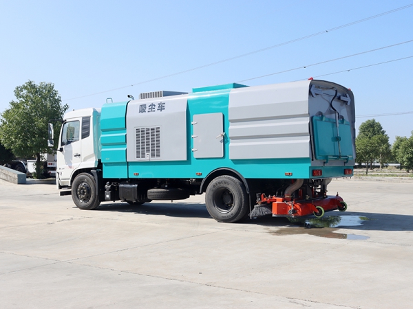 Dongfeng Tianjin 18-ton rear-mounted vacuum truck