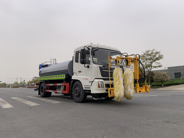 Dongfeng Tianjin City Guardrail Cleaning Vehicle