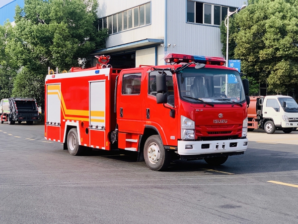 Isuzu 3.5-ton Foam Tanker Fire Truck