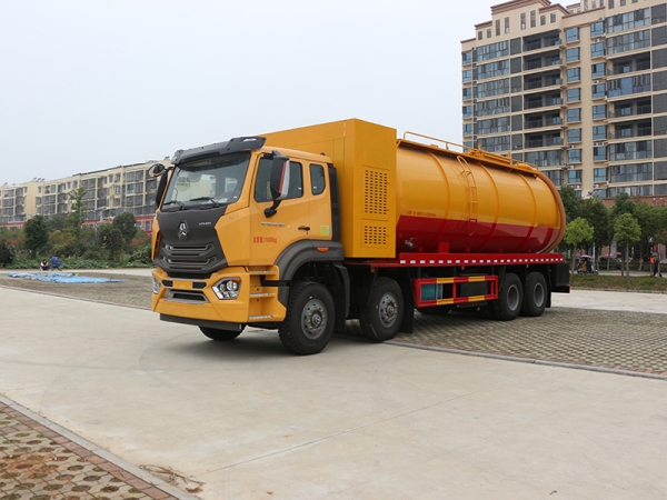 SINOTRUK Duty Vehicle Haowo Front Four Rear Eight Cleaning and Suction Trucks