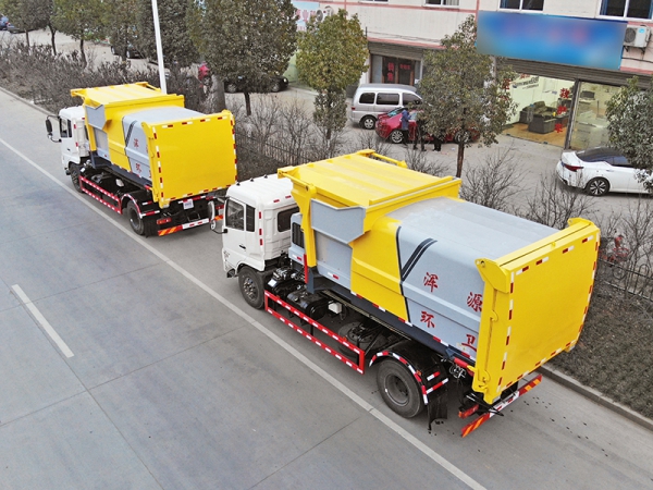 TIANJIN Hook-arm Garbage Truck