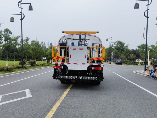 Shaanqi 12 cubic meters sprinkler truck