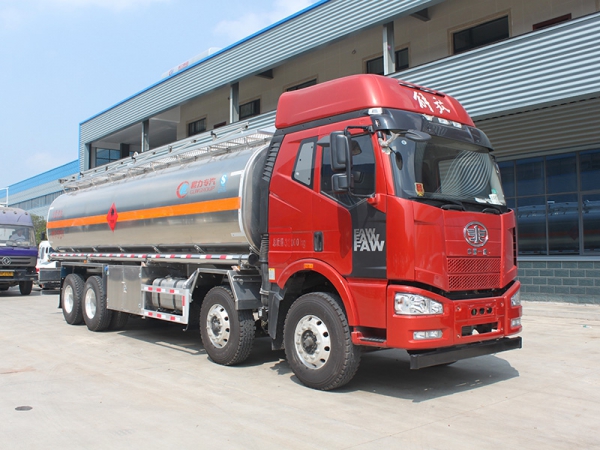 Jiefang front four rear eight 20 tons aluminum alloy tanker truck