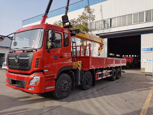 Dongfeng tianlong front four rear eight straight boom crane