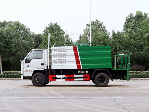 JIANGLING 5 cubic meters spray truck