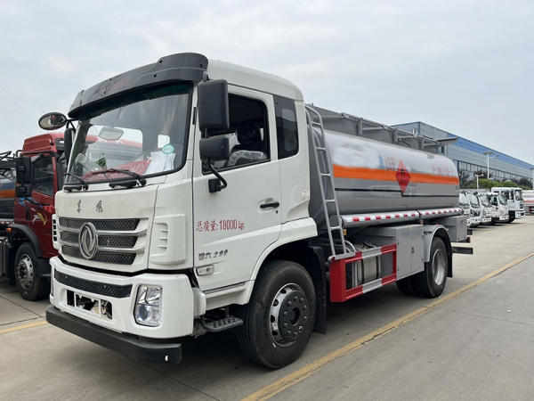 Dongfeng 12-party oil tanker