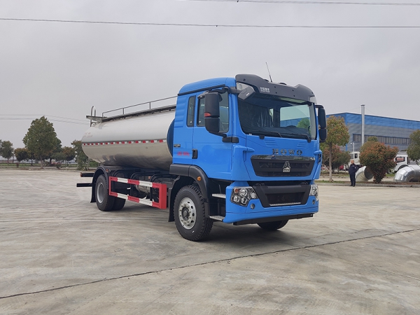 SINOTRUK Vehicle Haworth 13 Square Milk Tanker