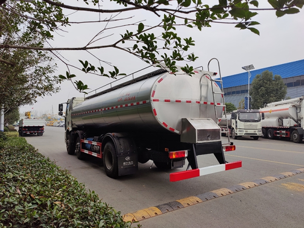 Jiefang J6 3-axle 19.5 mt milk tanker truck