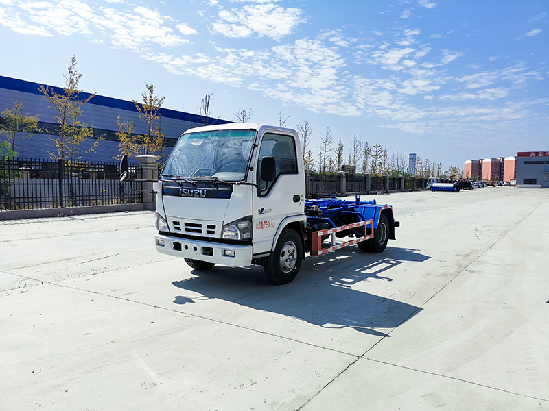 Isuzu 6 Cubic Square Hooked Garbage Truck