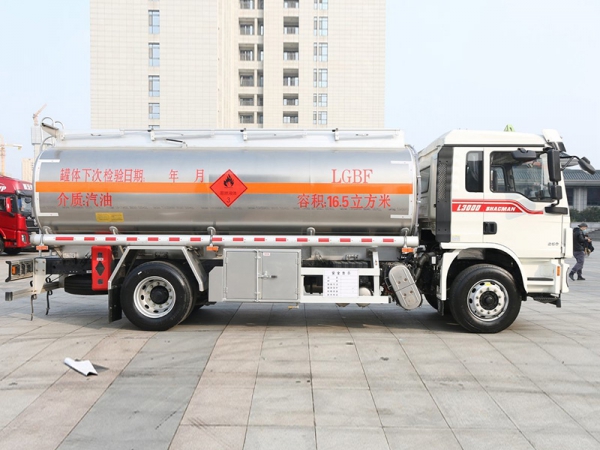 Shaanqi Delong 10-ton tanker truck