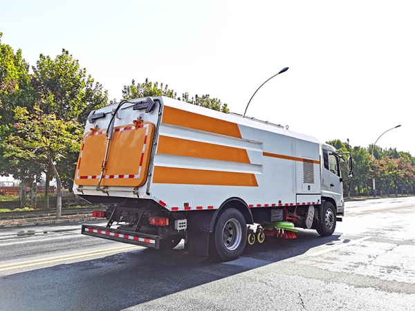 Dongfeng Tianjin 16 cubic meters road sweeper