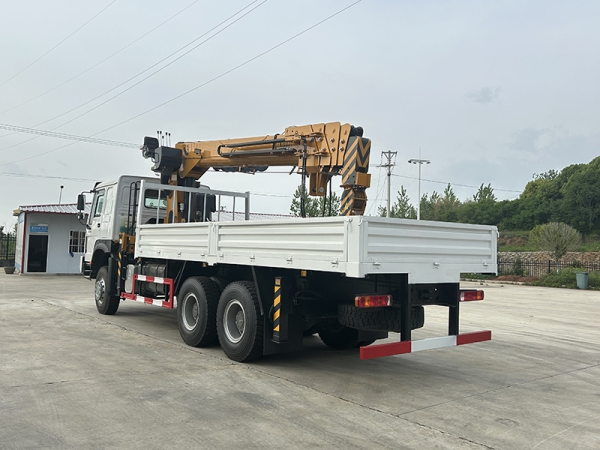 Guo San SINOTRUK Duty Truck Haworth Crane