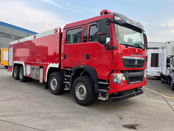 SINOTRUK Truck Haworth 25-ton Tank Fire Truck