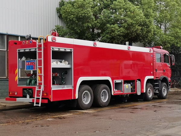 SINOTRUK Truck Haworth 25-ton Tank Fire Truck