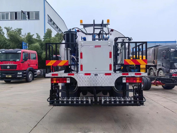 Jiefang Sprinkler Truck