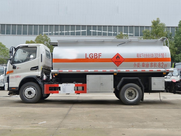 JAC V7 6000L Tanker Truck