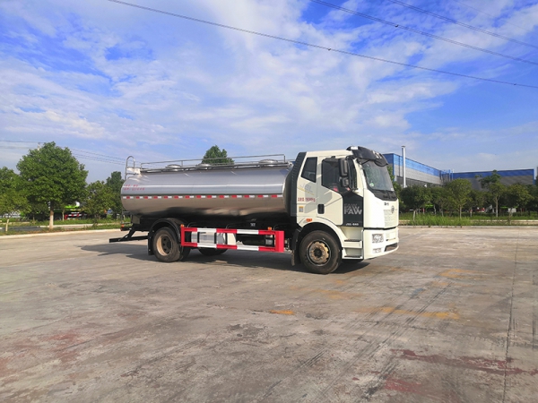 Jiefang J6 Single Axle Milk Tanker