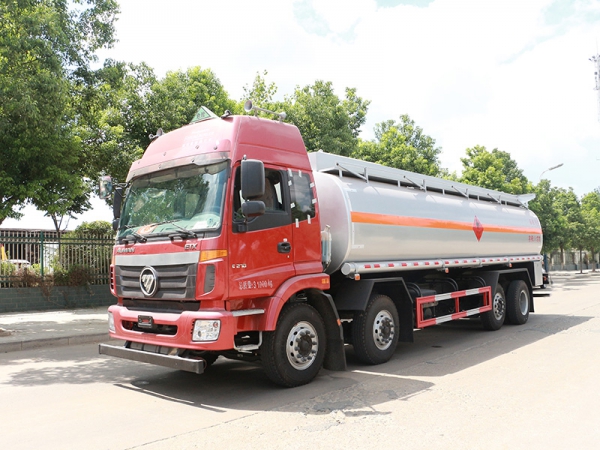 Foton front four rear eight 20 tons fuel trucks