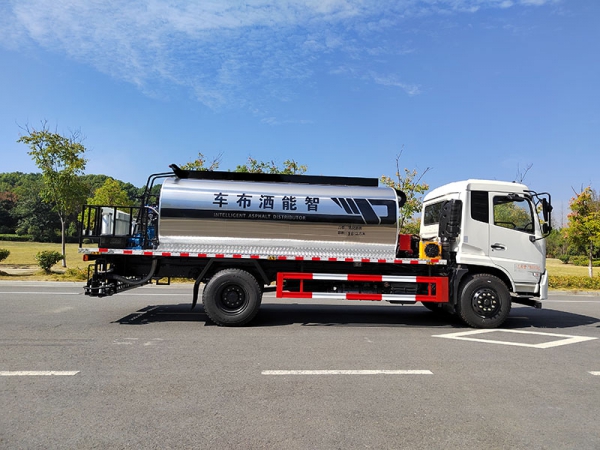 Dongfeng Tianjin 12-party intelligent asphalt sprinkler truck