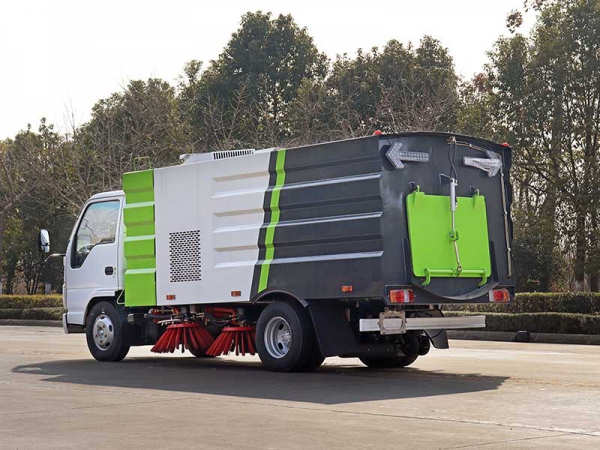 Isuzu Road Sweeper