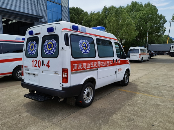 JIANGLING Teshun short-axle medium-roof diesel custodial ambulance