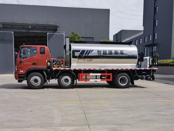 Foton small three-axle 16-square-meter intelligent sprinkler truck