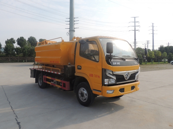 Dongfeng 6 cubic meters cleaning and suction truck