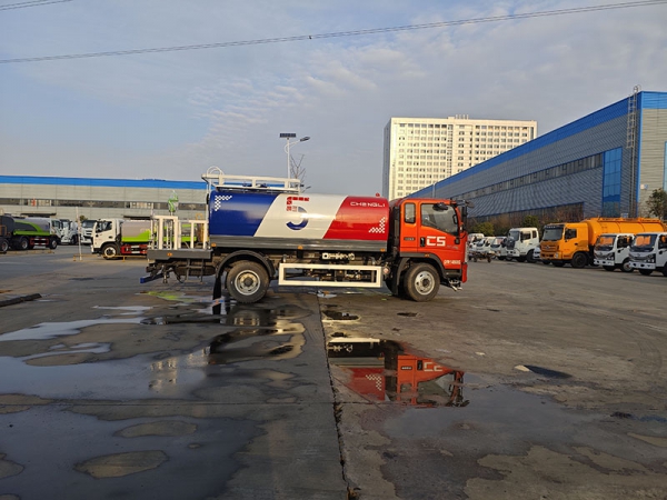 SINOTRUK Vehicle Haworth 8-ton Drinking Water Truck