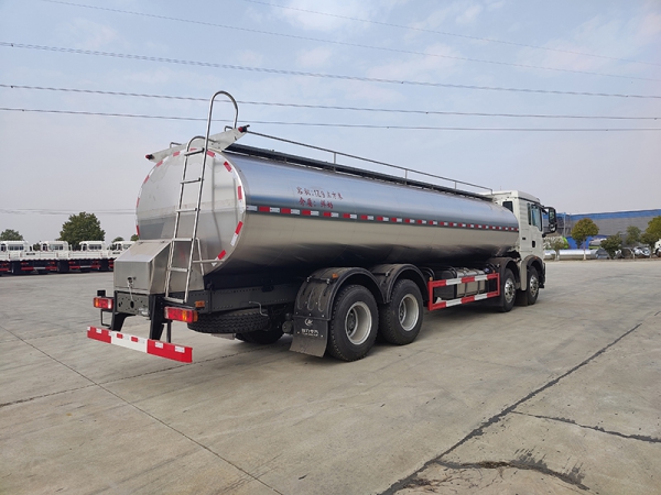 SINOTRUK Duty Vehicle Front Four Rear Eight 22 Square Milk Tanker Trucks