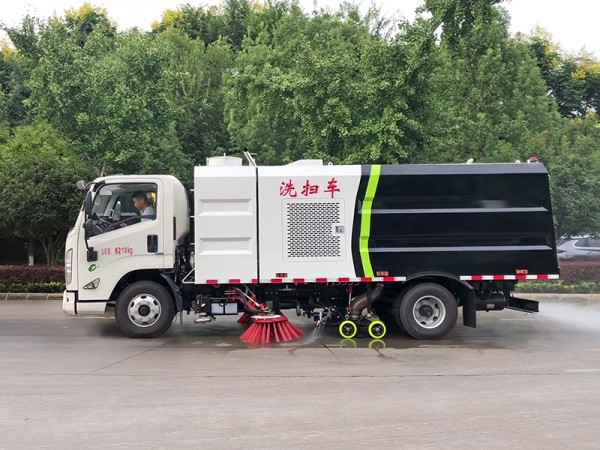 JIANGLING Sweeper