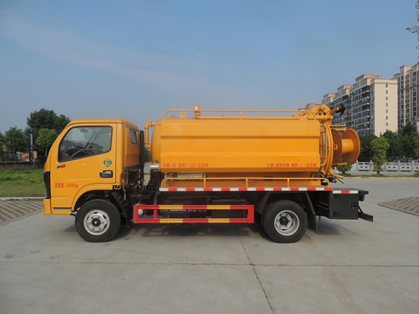 Dongfeng 6 cubic meters cleaning and suction truck