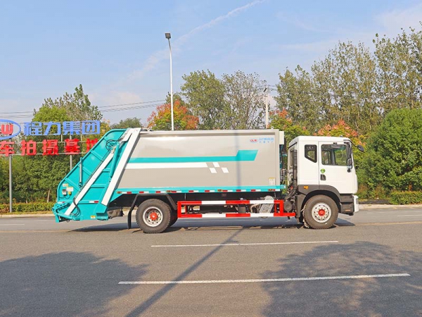 Dongfeng D9 compressed garbage truck 17 cubic meters