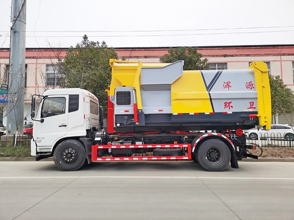 TIANJIN Hook-arm Garbage Truck